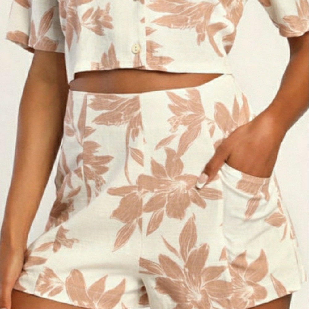SAGE THE LABEL Linen Blend Floral Print Cream Boho Shorts Medium NWT